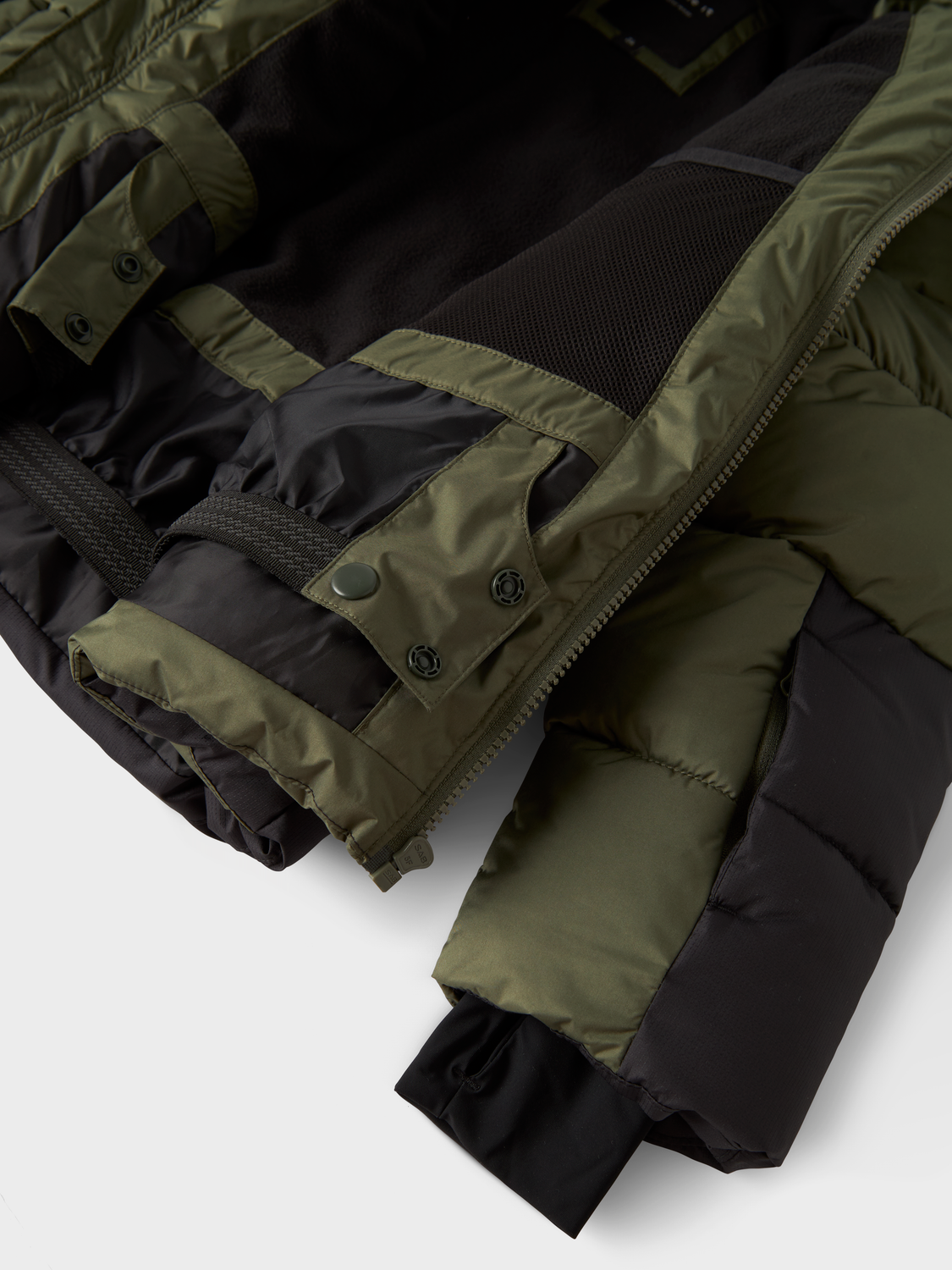 model_shot-front_full